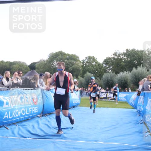 25.08.2024 - Elbe Triathlon Hamburg H.Heesch http://msf.ph/oto/6862029 25.08.2024 11:05:28 Ziel 271, 369, 1851 meine-sportfotos.de