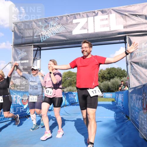 25.08.2024 - Elbe Triathlon Hamburg H.Heesch http://msf.ph/oto/6862037 25.08.2024 16:54:20 Ziel  meine-sportfotos.de
