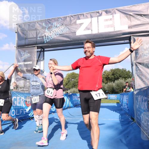 25.08.2024 - Elbe Triathlon Hamburg H.Heesch http://msf.ph/oto/6862040 25.08.2024 16:54:20 Ziel  meine-sportfotos.de
