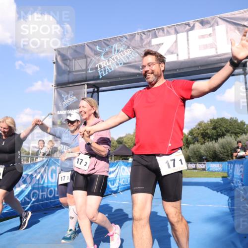 25.08.2024 - Elbe Triathlon Hamburg H.Heesch http://msf.ph/oto/6862061 25.08.2024 16:54:20 Ziel  meine-sportfotos.de