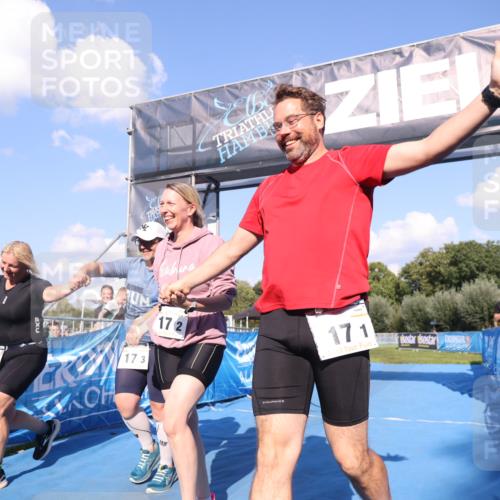 25.08.2024 - Elbe Triathlon Hamburg H.Heesch http://msf.ph/oto/6862069 25.08.2024 16:54:20 Ziel  meine-sportfotos.de