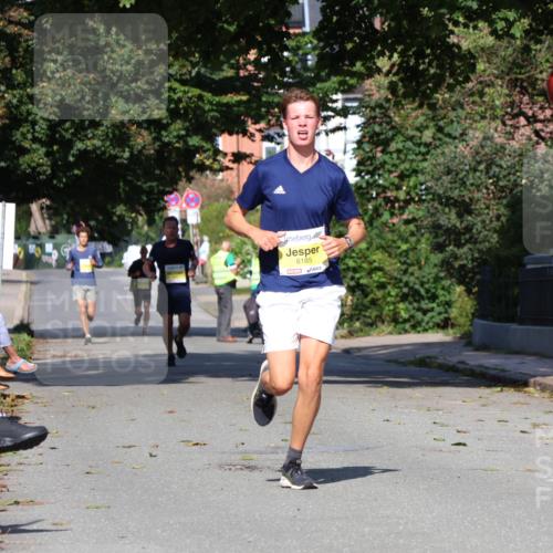 25.08.2024 - 20. Blankeneser Heldenlauf Strokosch-Dieckow http://msf.ph/oto/6862073 25.08.2024 10:18:29 Ziel 6185, 6412 meine-sportfotos.de