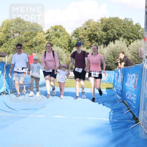 25.08.2024 - Elbe Triathlon Hamburg H.Heesch http://msf.ph/oto/6862089 25.08.2024 16:55:30 Ziel  meine-sportfotos.de