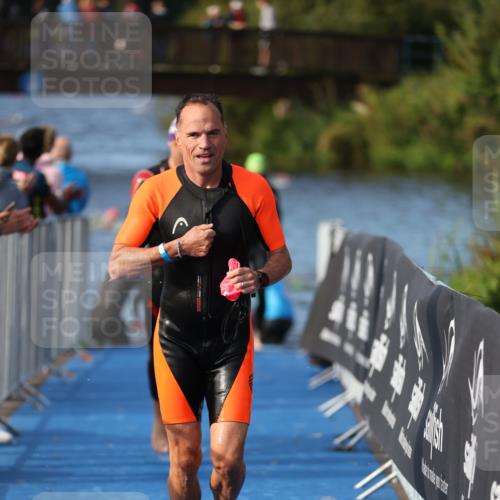 25.08.2024 - Elbe Triathlon Hamburg H.Heesch http://msf.ph/oto/6862090 25.08.2024 09:18:59 Schwimmen 221, 355, 358, 374, 376, 383, 398, 400, 407, 431, 528 meine-sportfotos.de