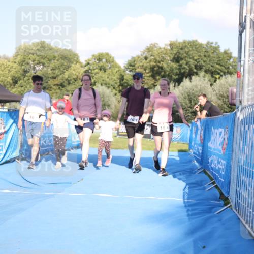 25.08.2024 - Elbe Triathlon Hamburg H.Heesch http://msf.ph/oto/6862093 25.08.2024 16:55:30 Ziel  meine-sportfotos.de