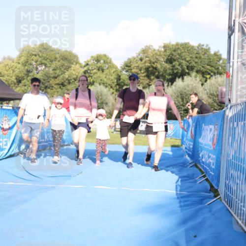 25.08.2024 - Elbe Triathlon Hamburg H.Heesch http://msf.ph/oto/6862101 25.08.2024 16:55:30 Ziel  meine-sportfotos.de