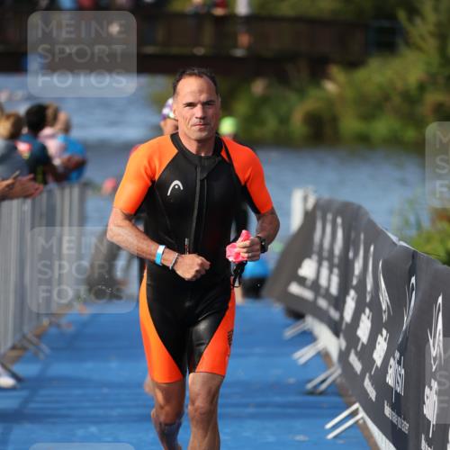 25.08.2024 - Elbe Triathlon Hamburg H.Heesch http://msf.ph/oto/6862104 25.08.2024 09:18:59 Schwimmen 221, 355, 358, 374, 376, 383, 398, 400, 407, 431, 528 meine-sportfotos.de