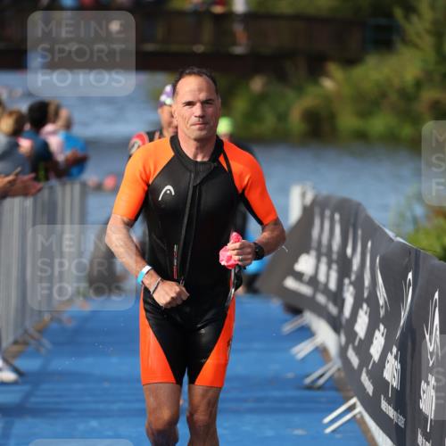 25.08.2024 - Elbe Triathlon Hamburg H.Heesch http://msf.ph/oto/6862112 25.08.2024 09:18:59 Schwimmen 221, 355, 358, 374, 376, 383, 398, 400, 407, 431, 528 meine-sportfotos.de