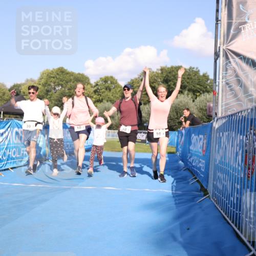 25.08.2024 - Elbe Triathlon Hamburg H.Heesch http://msf.ph/oto/6862129 25.08.2024 16:55:31 Ziel  meine-sportfotos.de