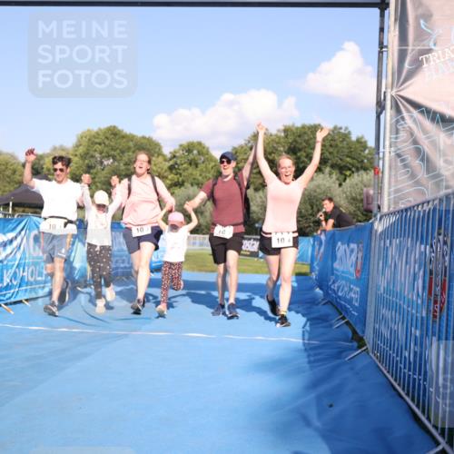25.08.2024 - Elbe Triathlon Hamburg H.Heesch http://msf.ph/oto/6862132 25.08.2024 16:55:31 Ziel  meine-sportfotos.de