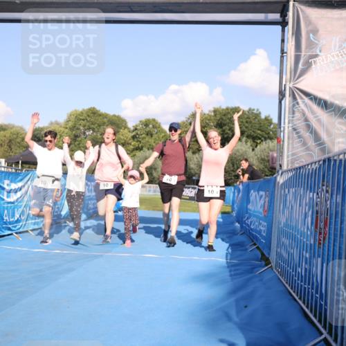 25.08.2024 - Elbe Triathlon Hamburg H.Heesch http://msf.ph/oto/6862141 25.08.2024 16:55:31 Ziel  meine-sportfotos.de