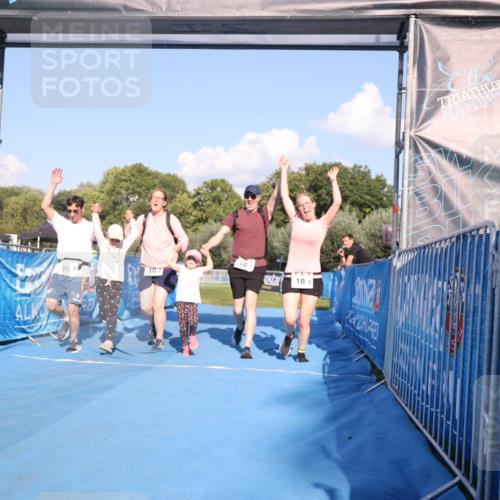 25.08.2024 - Elbe Triathlon Hamburg H.Heesch http://msf.ph/oto/6862143 25.08.2024 16:55:31 Ziel  meine-sportfotos.de