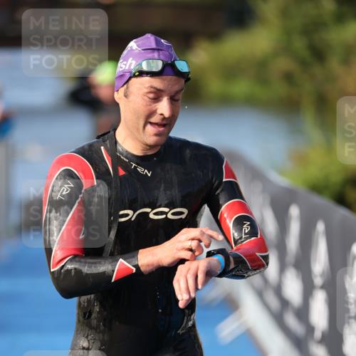 25.08.2024 - Elbe Triathlon Hamburg H.Heesch http://msf.ph/oto/6862152 25.08.2024 09:19:03 Schwimmen 221, 355, 358, 376, 383, 398, 400, 407, 431, 528 meine-sportfotos.de