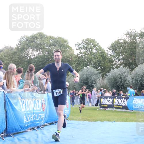 25.08.2024 - Elbe Triathlon Hamburg H.Heesch http://msf.ph/oto/6862161 25.08.2024 11:05:42 Ziel 215 meine-sportfotos.de