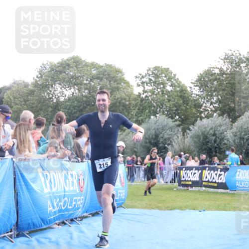 25.08.2024 - Elbe Triathlon Hamburg H.Heesch http://msf.ph/oto/6862164 25.08.2024 11:05:42 Ziel 215 meine-sportfotos.de
