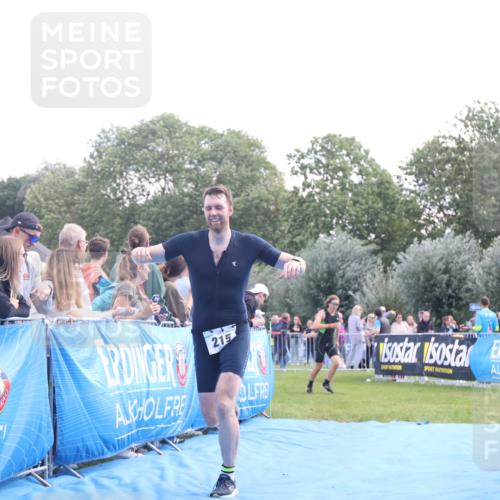 25.08.2024 - Elbe Triathlon Hamburg H.Heesch http://msf.ph/oto/6862169 25.08.2024 11:05:42 Ziel 215 meine-sportfotos.de