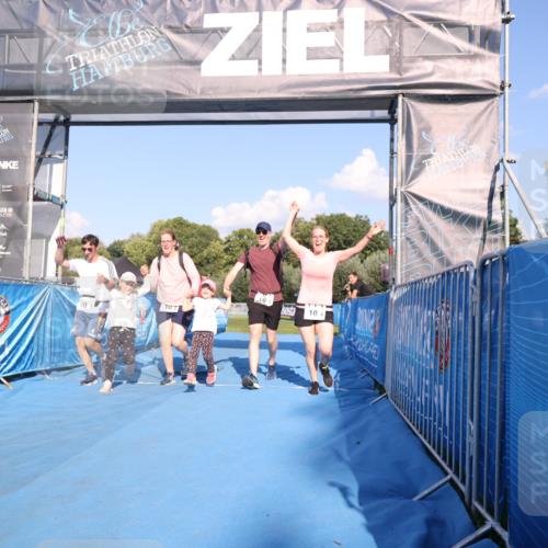 25.08.2024 - Elbe Triathlon Hamburg H.Heesch http://msf.ph/oto/6862171 25.08.2024 16:55:31 Ziel  meine-sportfotos.de