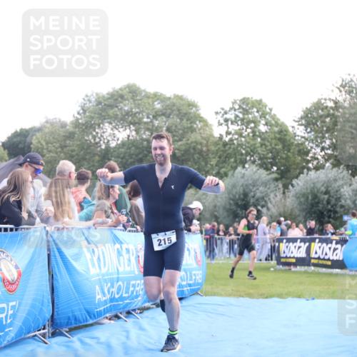 25.08.2024 - Elbe Triathlon Hamburg H.Heesch http://msf.ph/oto/6862173 25.08.2024 11:05:42 Ziel 215 meine-sportfotos.de