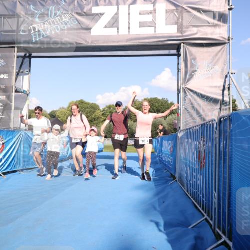 25.08.2024 - Elbe Triathlon Hamburg H.Heesch http://msf.ph/oto/6862174 25.08.2024 16:55:31 Ziel  meine-sportfotos.de