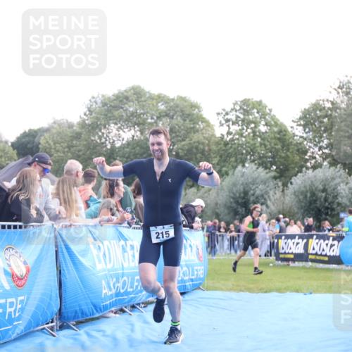 25.08.2024 - Elbe Triathlon Hamburg H.Heesch http://msf.ph/oto/6862177 25.08.2024 11:05:42 Ziel 215 meine-sportfotos.de