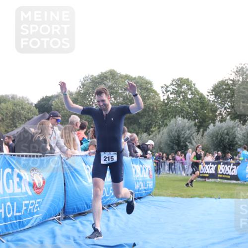25.08.2024 - Elbe Triathlon Hamburg H.Heesch http://msf.ph/oto/6862193 25.08.2024 11:05:42 Ziel 215 meine-sportfotos.de