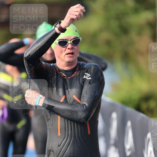 25.08.2024 - Elbe Triathlon Hamburg H.Heesch http://msf.ph/oto/6862194 25.08.2024 09:19:08 Schwimmen 221, 355, 358, 376, 383, 398, 400, 407, 431, 528 meine-sportfotos.de