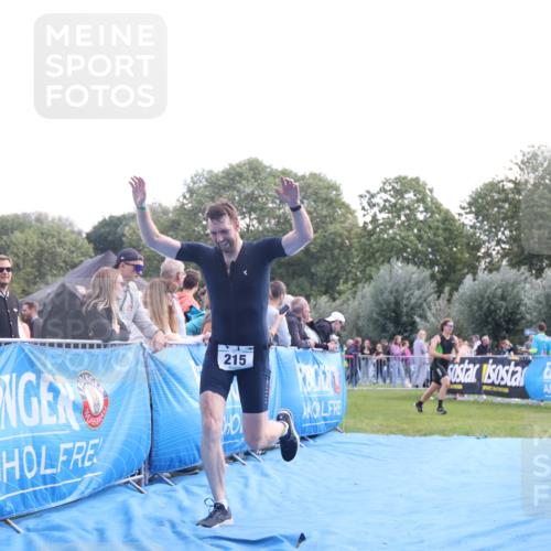 25.08.2024 - Elbe Triathlon Hamburg H.Heesch http://msf.ph/oto/6862196 25.08.2024 11:05:42 Ziel 215 meine-sportfotos.de
