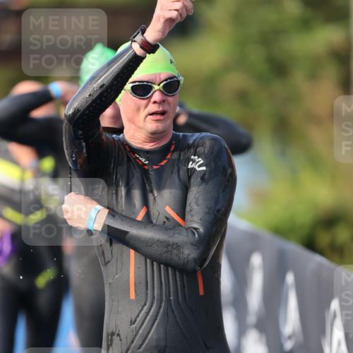 25.08.2024 - Elbe Triathlon Hamburg H.Heesch http://msf.ph/oto/6862199 25.08.2024 09:19:08 Schwimmen 221, 355, 358, 376, 383, 398, 400, 407, 431, 528 meine-sportfotos.de