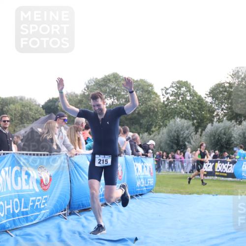 25.08.2024 - Elbe Triathlon Hamburg H.Heesch http://msf.ph/oto/6862200 25.08.2024 11:05:43 Ziel 215 meine-sportfotos.de