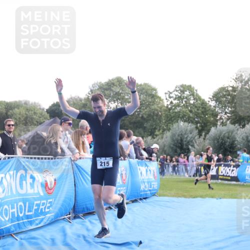 25.08.2024 - Elbe Triathlon Hamburg H.Heesch http://msf.ph/oto/6862204 25.08.2024 11:05:43 Ziel 215 meine-sportfotos.de