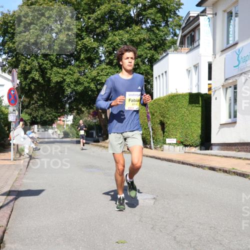 25.08.2024 - 20. Blankeneser Heldenlauf Strokosch-Dieckow http://msf.ph/oto/6862206 25.08.2024 10:18:46 Ziel 6141, 6216 meine-sportfotos.de