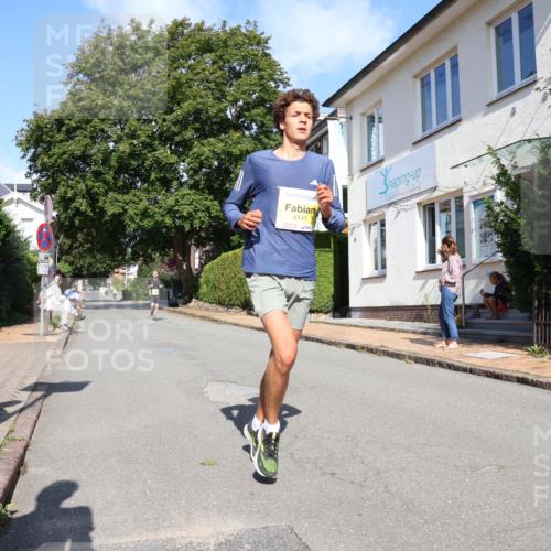 25.08.2024 - 20. Blankeneser Heldenlauf Strokosch-Dieckow http://msf.ph/oto/6862214 25.08.2024 10:18:47 Ziel 6141, 6216 meine-sportfotos.de