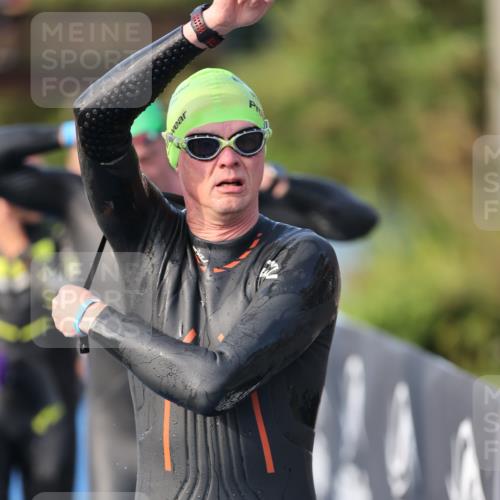 25.08.2024 - Elbe Triathlon Hamburg H.Heesch http://msf.ph/oto/6862217 25.08.2024 09:19:08 Schwimmen 221, 355, 358, 376, 383, 398, 400, 407, 431, 528 meine-sportfotos.de