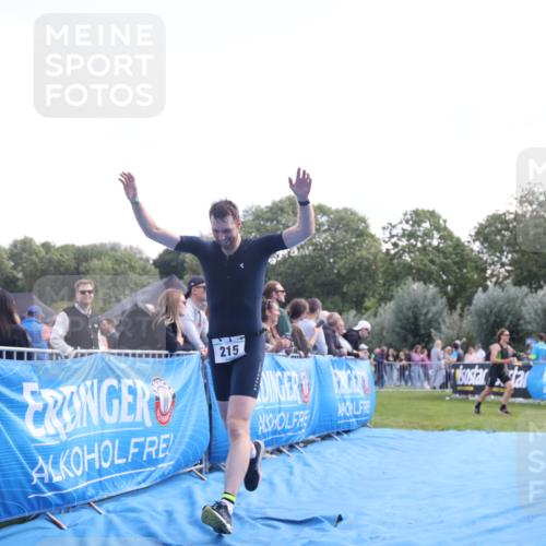 25.08.2024 - Elbe Triathlon Hamburg H.Heesch http://msf.ph/oto/6862219 25.08.2024 11:05:43 Ziel 215 meine-sportfotos.de