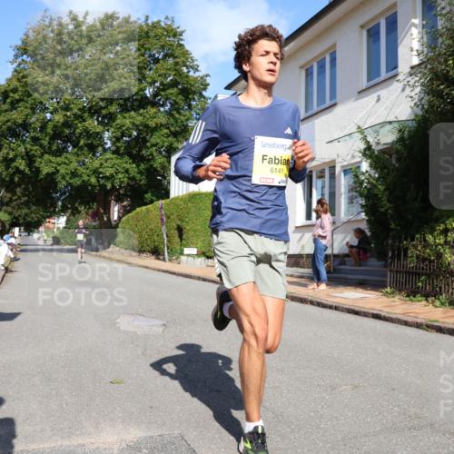 25.08.2024 - 20. Blankeneser Heldenlauf Strokosch-Dieckow http://msf.ph/oto/6862224 25.08.2024 10:18:47 Ziel 6141, 6216 meine-sportfotos.de