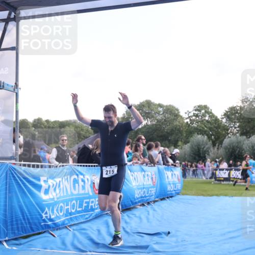 25.08.2024 - Elbe Triathlon Hamburg H.Heesch http://msf.ph/oto/6862232 25.08.2024 11:05:43 Ziel 215 meine-sportfotos.de