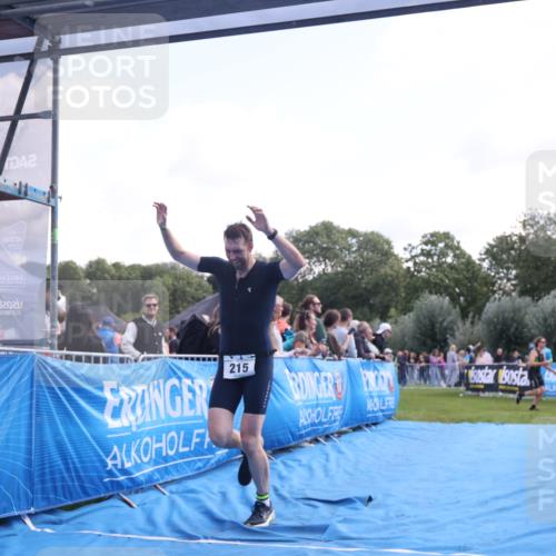 25.08.2024 - Elbe Triathlon Hamburg H.Heesch http://msf.ph/oto/6862237 25.08.2024 11:05:43 Ziel 215 meine-sportfotos.de