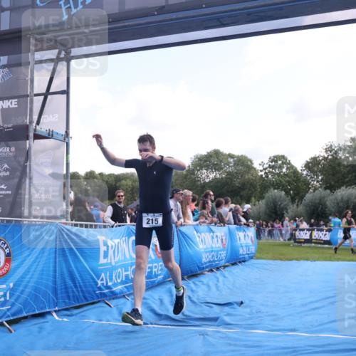 25.08.2024 - Elbe Triathlon Hamburg H.Heesch http://msf.ph/oto/6862249 25.08.2024 11:05:43 Ziel 215 meine-sportfotos.de