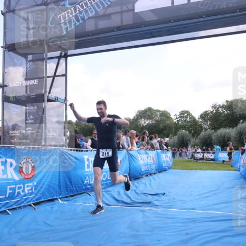 25.08.2024 - Elbe Triathlon Hamburg H.Heesch http://msf.ph/oto/6862257 25.08.2024 11:05:43 Ziel 215 meine-sportfotos.de