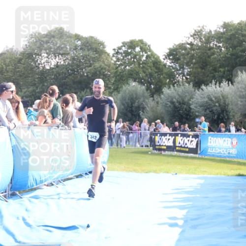 25.08.2024 - Elbe Triathlon Hamburg H.Heesch http://msf.ph/oto/6862277 25.08.2024 11:06:00 Ziel 342 meine-sportfotos.de