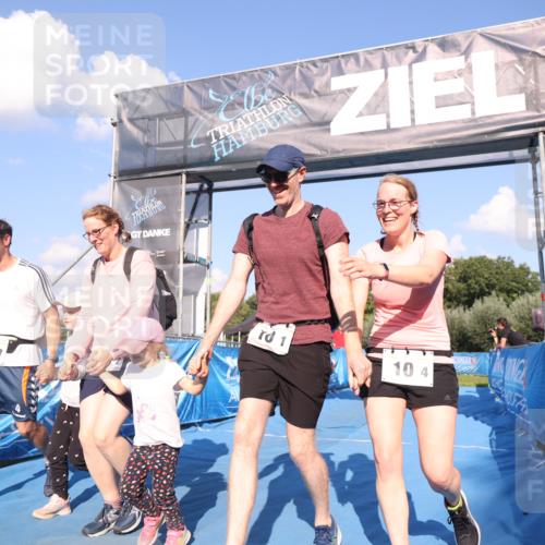 25.08.2024 - Elbe Triathlon Hamburg H.Heesch http://msf.ph/oto/6862282 25.08.2024 16:55:33 Ziel  meine-sportfotos.de