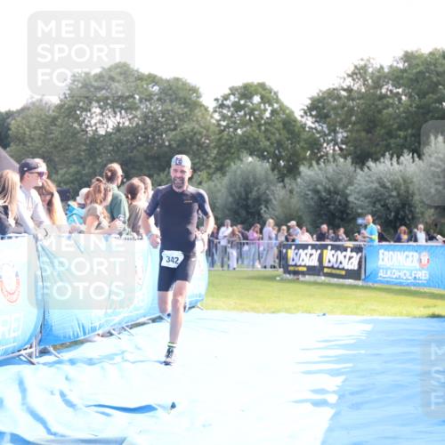 25.08.2024 - Elbe Triathlon Hamburg H.Heesch http://msf.ph/oto/6862285 25.08.2024 11:06:00 Ziel 342 meine-sportfotos.de