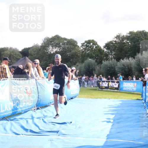 25.08.2024 - Elbe Triathlon Hamburg H.Heesch http://msf.ph/oto/6862314 25.08.2024 11:06:00 Ziel 342 meine-sportfotos.de