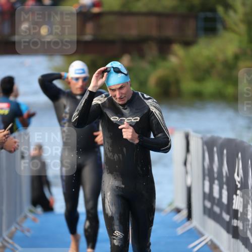 25.08.2024 - Elbe Triathlon Hamburg H.Heesch http://msf.ph/oto/6862321 25.08.2024 09:19:20 Schwimmen 214, 358, 366, 373, 376, 383, 397, 398, 400, 407, 431, 528 meine-sportfotos.de