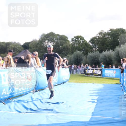25.08.2024 - Elbe Triathlon Hamburg H.Heesch http://msf.ph/oto/6862324 25.08.2024 11:06:00 Ziel 342 meine-sportfotos.de