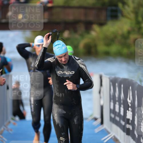 25.08.2024 - Elbe Triathlon Hamburg H.Heesch http://msf.ph/oto/6862327 25.08.2024 09:19:20 Schwimmen 214, 358, 366, 373, 376, 383, 397, 398, 400, 407, 431, 528 meine-sportfotos.de