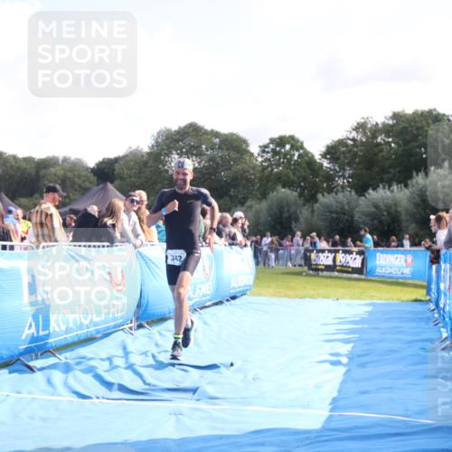 25.08.2024 - Elbe Triathlon Hamburg H.Heesch http://msf.ph/oto/6862328 25.08.2024 11:06:00 Ziel 342 meine-sportfotos.de