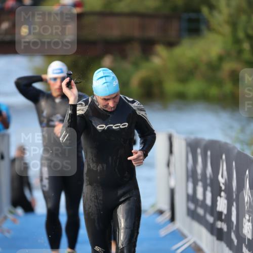 25.08.2024 - Elbe Triathlon Hamburg H.Heesch http://msf.ph/oto/6862340 25.08.2024 09:19:20 Schwimmen 214, 358, 366, 373, 376, 383, 397, 398, 400, 407, 431, 528 meine-sportfotos.de