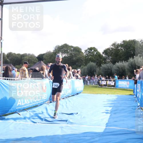 25.08.2024 - Elbe Triathlon Hamburg H.Heesch http://msf.ph/oto/6862341 25.08.2024 11:06:00 Ziel 342 meine-sportfotos.de