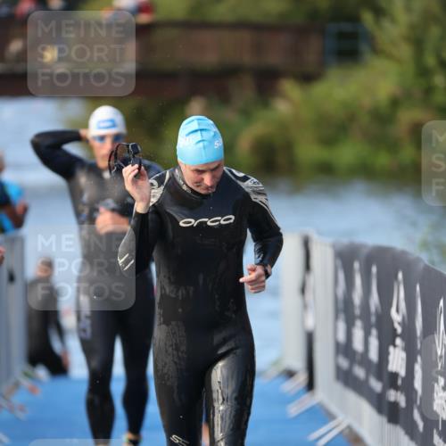 25.08.2024 - Elbe Triathlon Hamburg H.Heesch http://msf.ph/oto/6862345 25.08.2024 09:19:20 Schwimmen 214, 358, 366, 373, 376, 383, 397, 398, 400, 407, 431, 528 meine-sportfotos.de